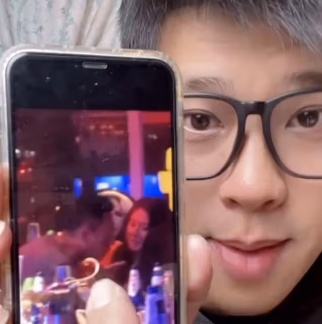 葛斯齊再爆料汪小菲,曬他和女生接吻,稱其和張穎穎戀愛時也出軌
