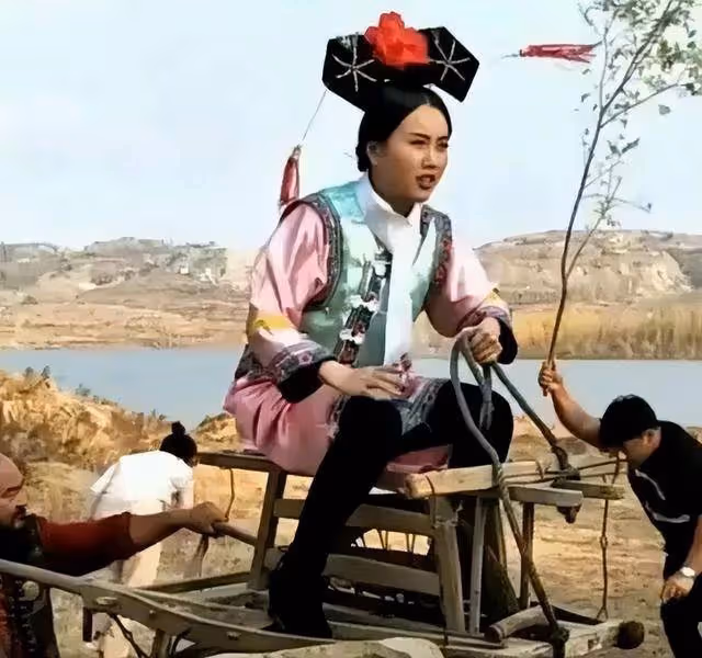 假騎馬,假洗澡,電視劇不敢拍的「下半身」,隱藏著演員們的秘密