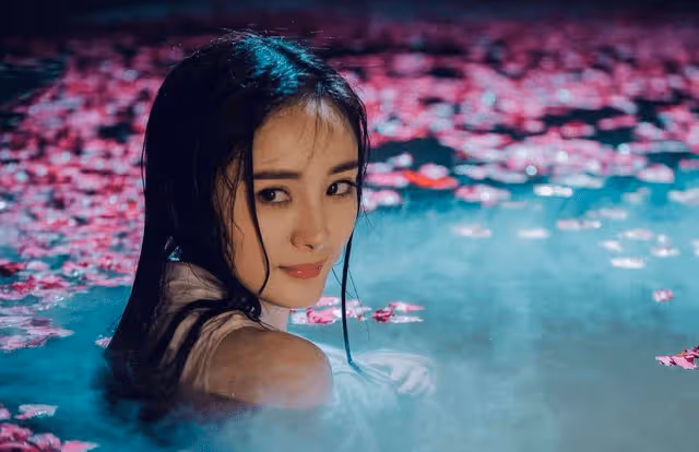 假騎馬,假洗澡,電視劇不敢拍的「下半身」,隱藏著演員們的秘密