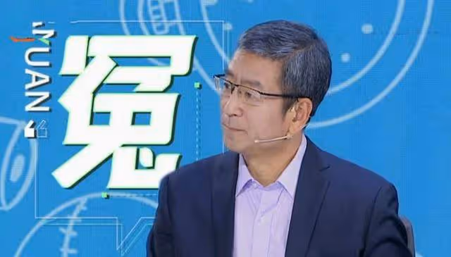 「跌落神壇」白岩松,否定躺平論被列三宗罪,稱C羅進球太自私