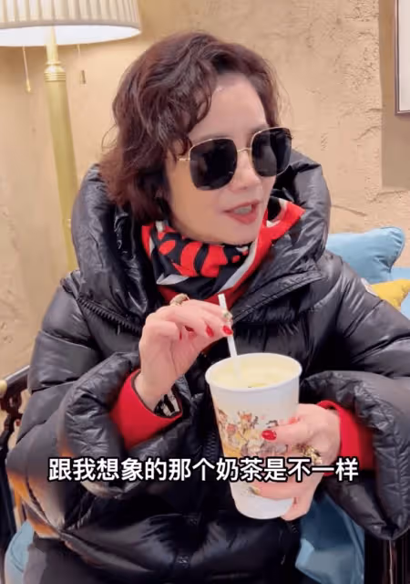 61歲央視主持徐俐回長沙過年!低調出街無人識,滿面紅光狀態佳