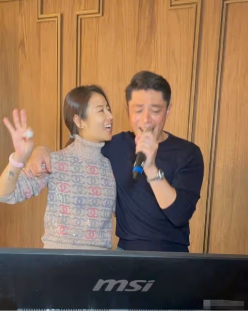 47歲林心如曬慶生照,皮膚嫩滑似少女,與霍建華喝酒臉紅氛圍嗨