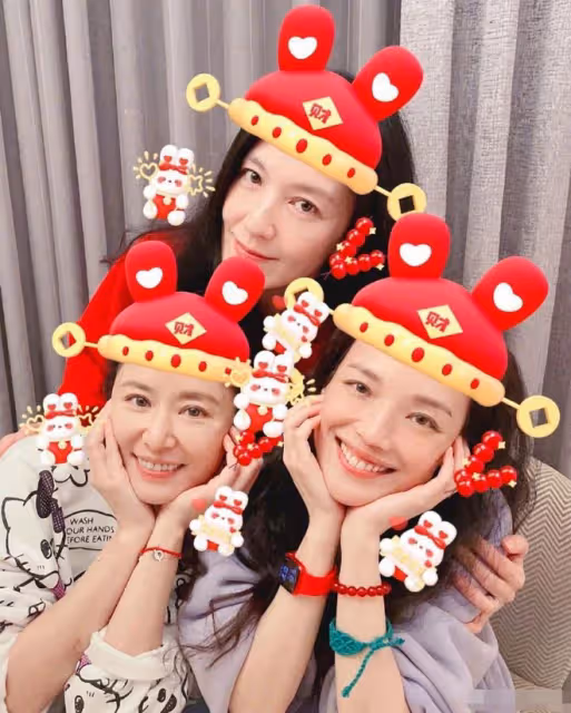 47歲林心如曬慶生照,皮膚嫩滑似少女,與霍建華喝酒臉紅氛圍嗨