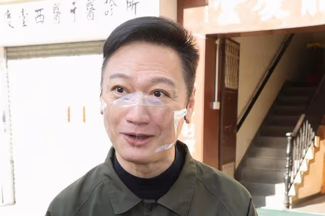 香港知名男星突然宣布將結婚!和女友戀愛10多年,無望回TVB拍劇
