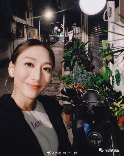 58歲雪梨激罕露面近況曝光!剪清爽短髮雙頰凹陷 網民心痛:要吃多點