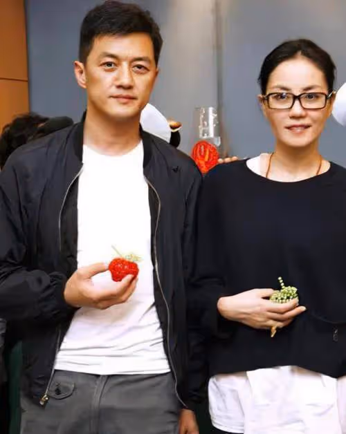 李亞鵬:與女兒李小夏笑起來很像自然又溫馨,52歲找到幸福不容易