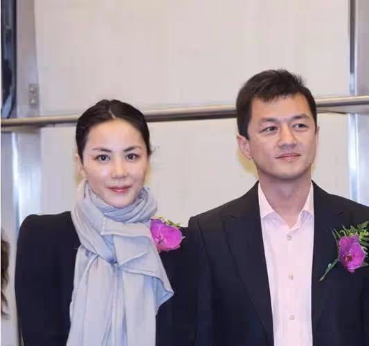 李亞鵬:與女兒李小夏笑起來很像自然又溫馨,52歲找到幸福不容易