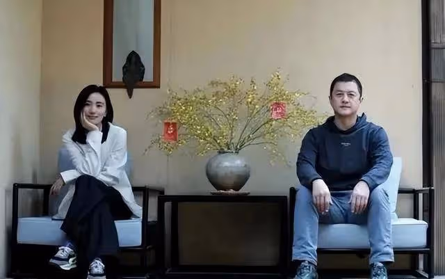 李亞鵬:與女兒李小夏笑起來很像自然又溫馨,52歲找到幸福不容易