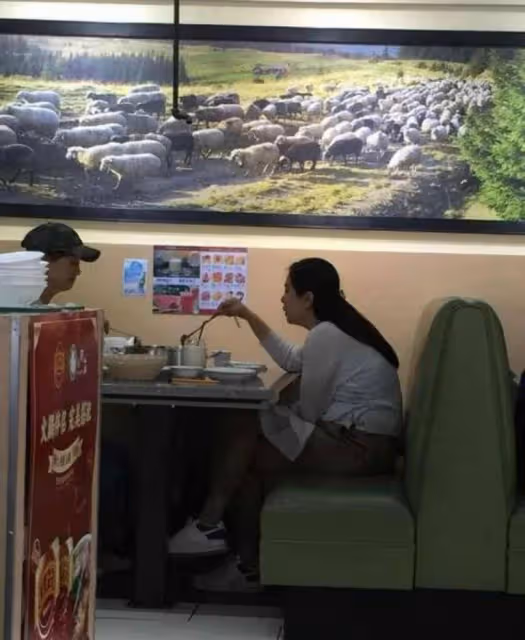 王祖賢新年參加活動刻意減肥很緊張,看似修行,實則仍未遠離紅塵