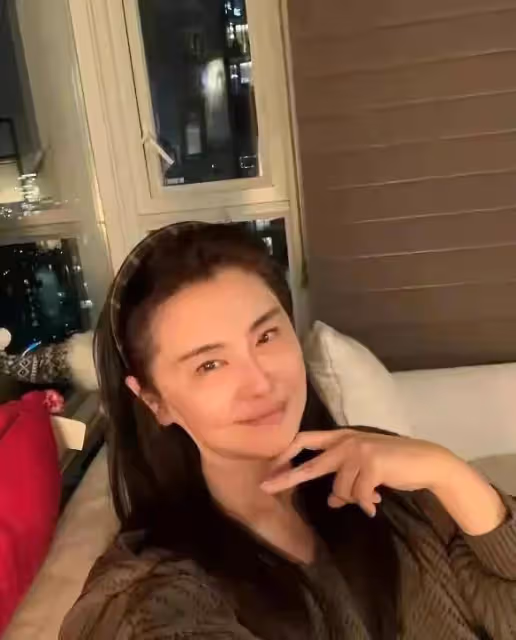 王祖賢新年參加活動刻意減肥很緊張,看似修行,實則仍未遠離紅塵