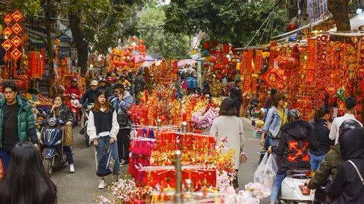 過年陪老婆回越南,人夫先回國突被告知不想回台灣,獨自苦等18年真相讓他超崩潰,網:太悲了