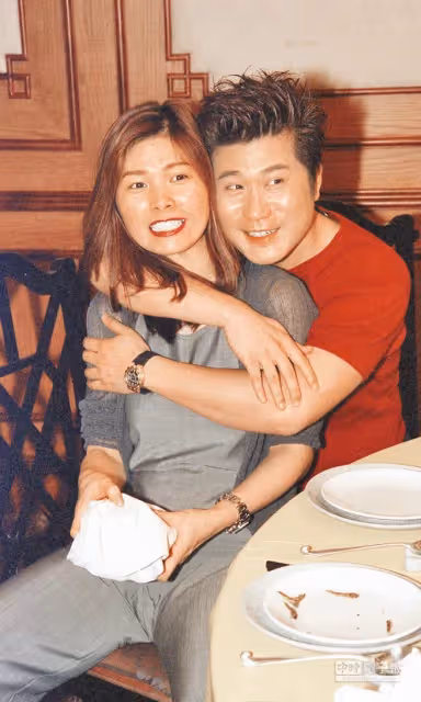 離婚22年!63歲胡瓜坦承「每月和前妻吃飯」丁柔安也知情 小禎曝「老爸總帶著定情物」:是屬於他們的回憶