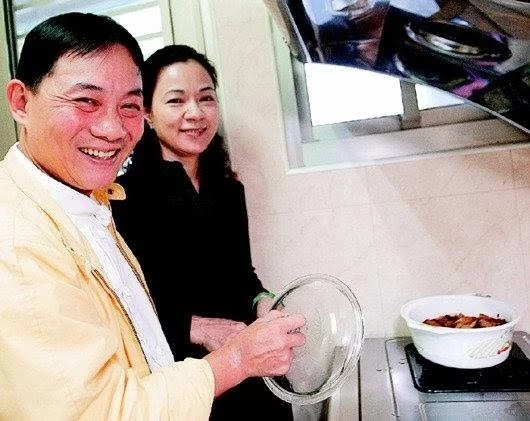 熬過4年低潮,阿基師天天念經懺悔岳母從沒責怪,為挽回老婆的心年賺千萬全歸她感激:一直默默付出