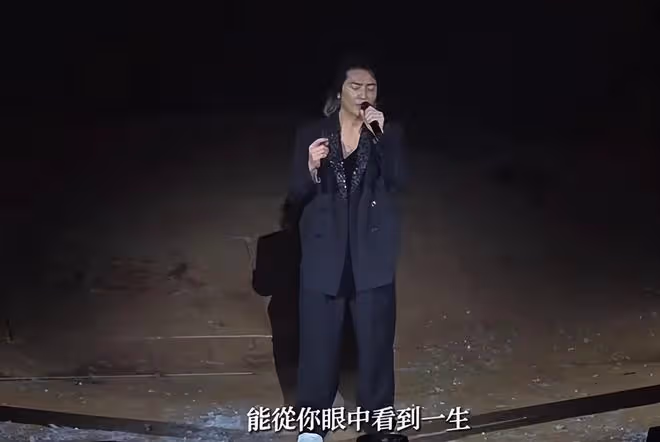 鄭伊健日本慶結婚10周年!與蒙嘉慧街頭牽手秀恩愛,無兒女仍幸福