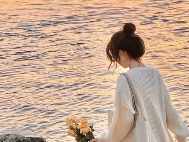 回家過年,婆婆讓我們出10萬幫姨家表弟湊彩禮,我只好給她演出戲