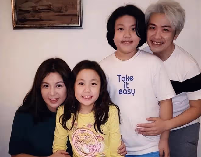 前TVB花旦罕曬全家福!曾患失語症子女顏值高,遺憾長子已夭折