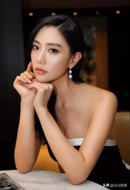 亞洲第一美女克拉拉,曾因「潛規則」被封殺,如今混得風生水起