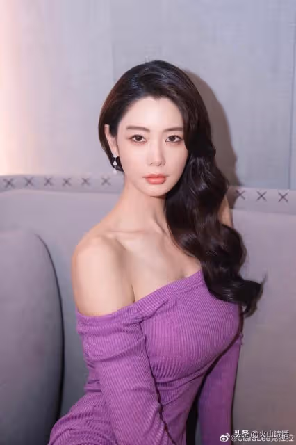 亞洲第一美女克拉拉，曾因「潛規則」被封殺，如今混得風生水起
