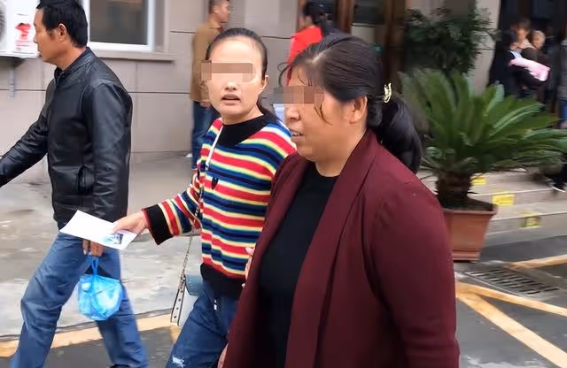 母親道德綁架，讓女兒回去過年，慘遭拒絕：我不想一年白乾