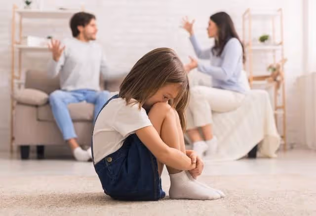 老婆從娘家帶東西回來,婆婆拿一半給小姑子,老婆生氣 是否太計較