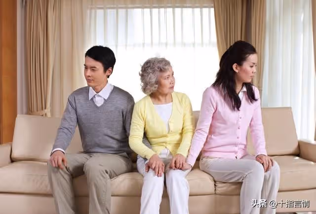 剛過年就算帳,你媽到底什麼意思?妻子:兩萬塊錢借了八年該還了