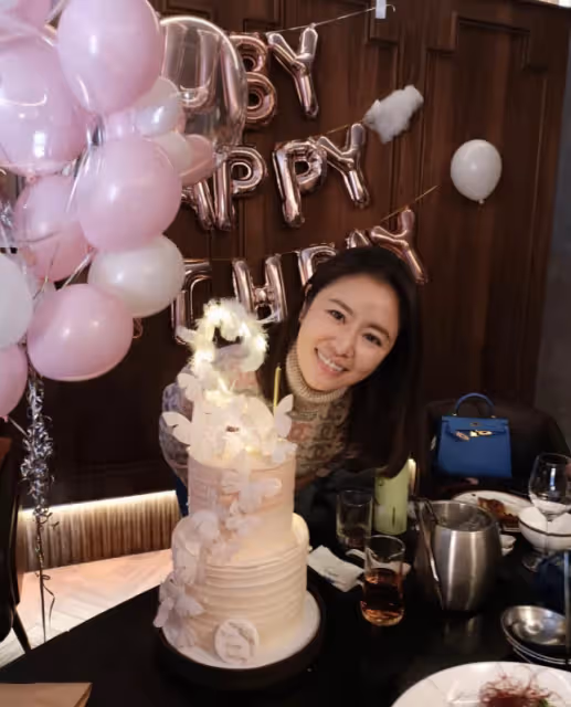 林心如曬慶生照感謝老公驚喜,被霍建華甜蜜摟肩,力破婚變傳聞