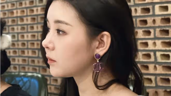 李小萌過年吃出雙下巴，曬懟臉拍直呼胖到需要安慰，真實又可愛