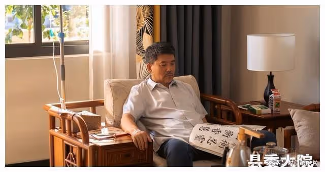 狂飆:高啟強的王炸套路,離休8年的老黃,安全上岸了?