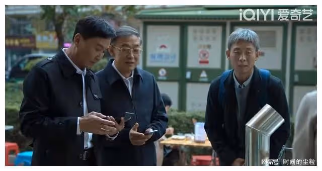 狂飆:高啟強的王炸套路,離休8年的老黃,安全上岸了?