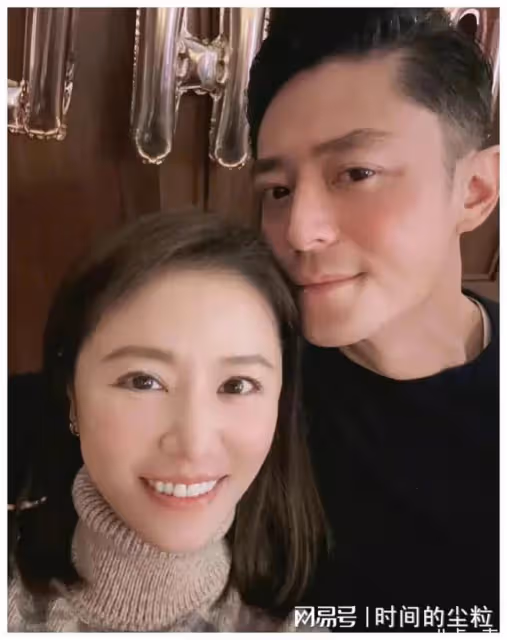林心如曬出慶生合照,與霍建華合體大秀恩愛,反被吐槽又老又土