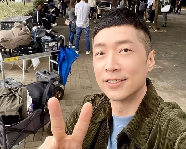 51歲香港知名男星否認移民傳聞!將繼續攻讀碩士,至今仍是單身