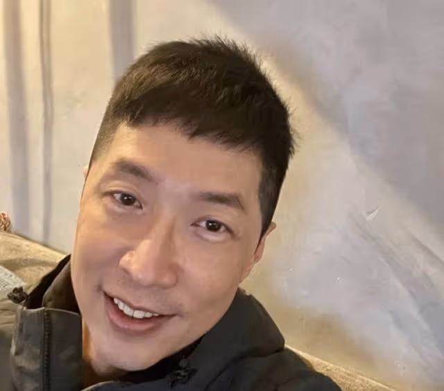 51歲香港知名男星否認移民傳聞!將繼續攻讀碩士,至今仍是單身