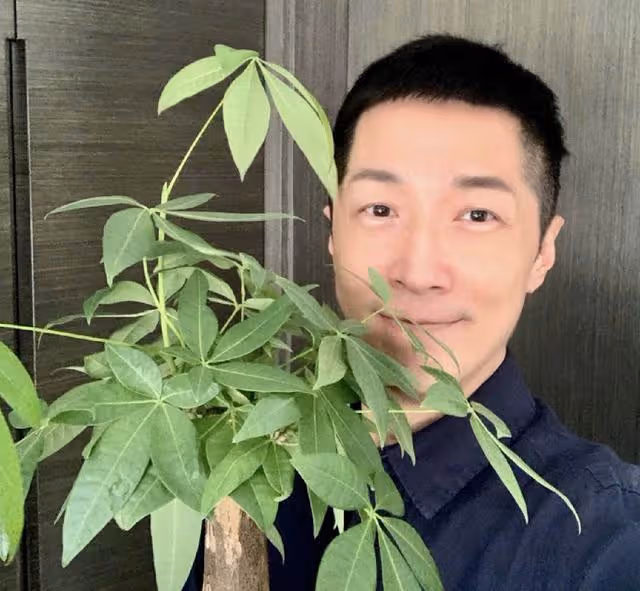 51歲香港知名男星否認移民傳聞!將繼續攻讀碩士,至今仍是單身