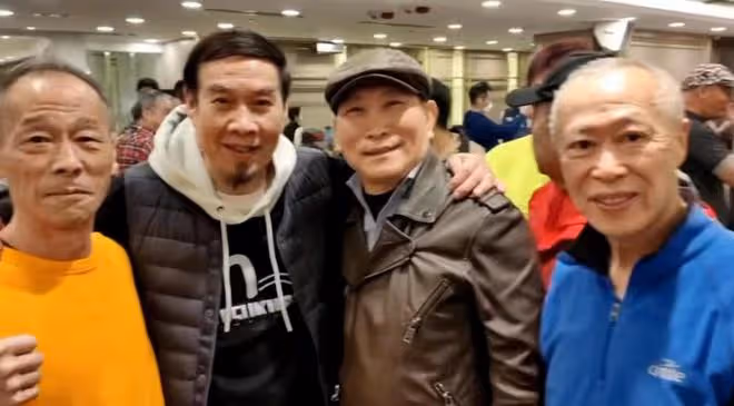 上百位香港動作演員聚會,包餐廳吃飯舞獅太熱鬧,不見成龍洪金寶