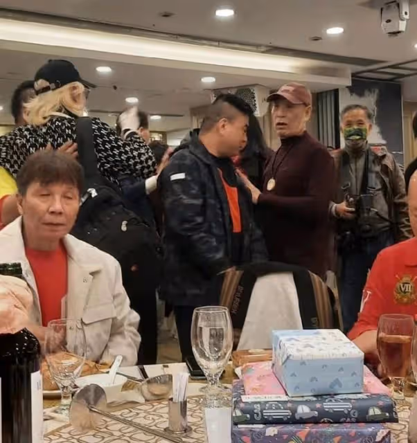 上百位香港動作演員聚會,包餐廳吃飯舞獅太熱鬧,不見成龍洪金寶