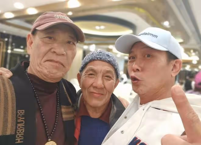 上百位香港動作演員聚會,包餐廳吃飯舞獅太熱鬧,不見成龍洪金寶