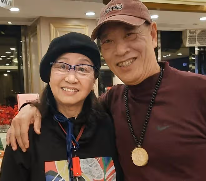 上百位香港動作演員聚會,包餐廳吃飯舞獅太熱鬧,不見成龍洪金寶
