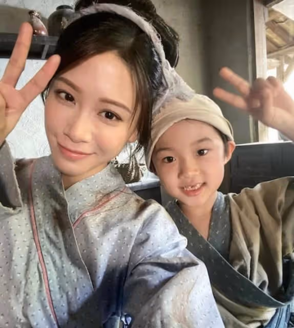 疑遭公司冷待!TVB上位小花新劇變跑龍套,曾被推做佘詩曼接班人