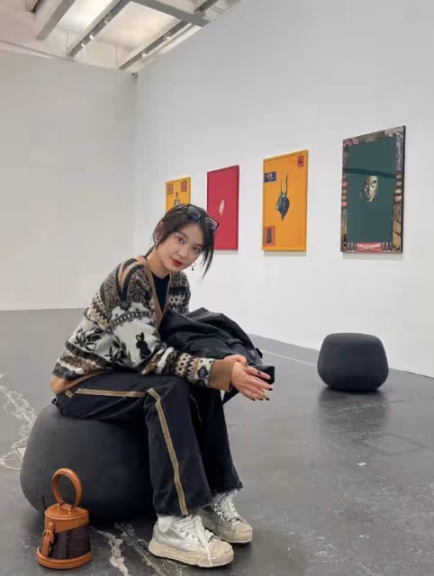 《知否》女星曝戀情!與男子摟抱撒嬌親密無間,凌晨同回家疑同居