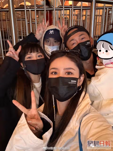 林峰抱女游主題樂園老婆爭坐BB車!張馨月曬巨型鑽戒大到網民狂問幾卡