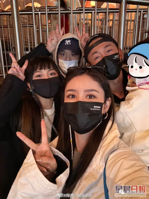 林峰抱女游主題樂園老婆爭坐BB車!張馨月曬巨型鑽戒大到網民狂問幾卡