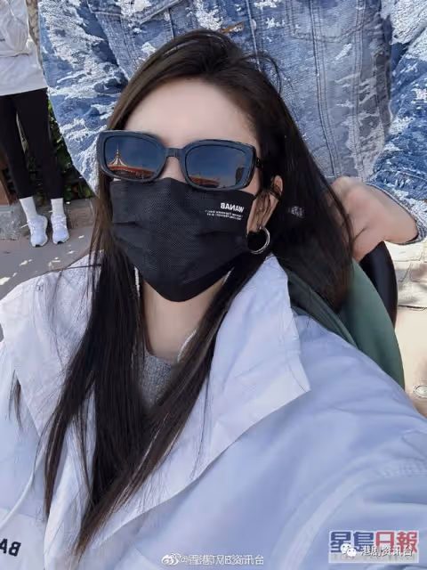 林峰抱女游主題樂園老婆爭坐BB車!張馨月曬巨型鑽戒大到網民狂問幾卡