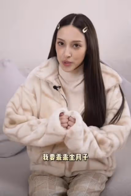 爭議不斷!TVB視帝太太三胎坐月期間仍親自下廚,手背更淤青明顯
