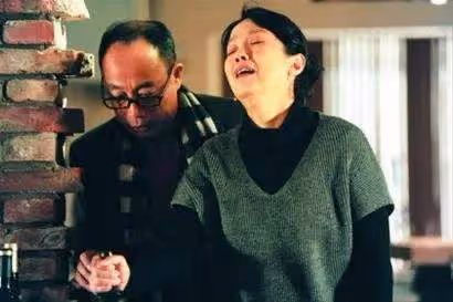 孫海英呂麗萍夫婦回國過年,不當言論再被提,網友直呼還敢回來