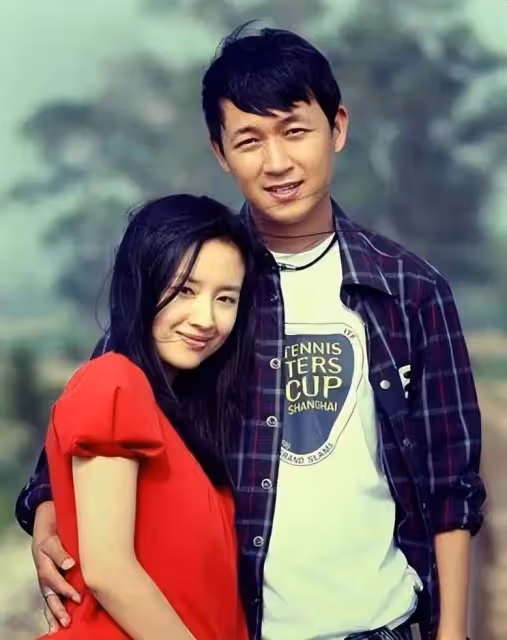曝潘粵明籌備婚禮,董潔得知後說不給兒子留財產就大鬧婚禮現場