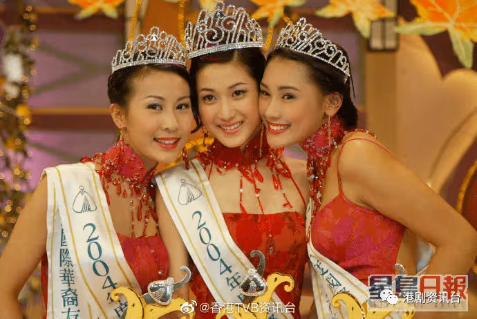 鍾嘉欣最小女兒扮兔仔拜年!首度公開中文名竟與自己經典角色撞名