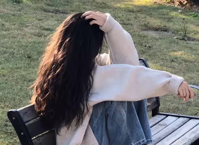 兒子帶女朋友回家過年，她說了一句話，我氣得揍了兒子一頓