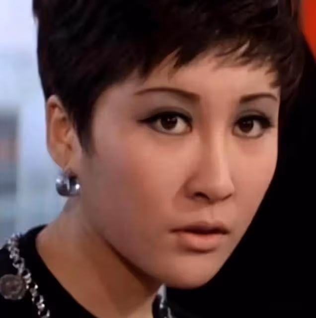 向華強女兒現身上海醫院,大眼像親媽丁佩,已成珠寶女王至今未婚