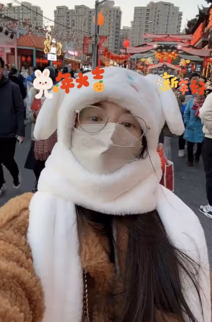 方媛春節曬全家福,57歲郭富城頭髮烏黑,倆女兒一個像爸一個像媽
