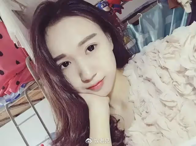年薪百萬基金經理,自爆私生活混亂,一天後又否認,什麼情況?